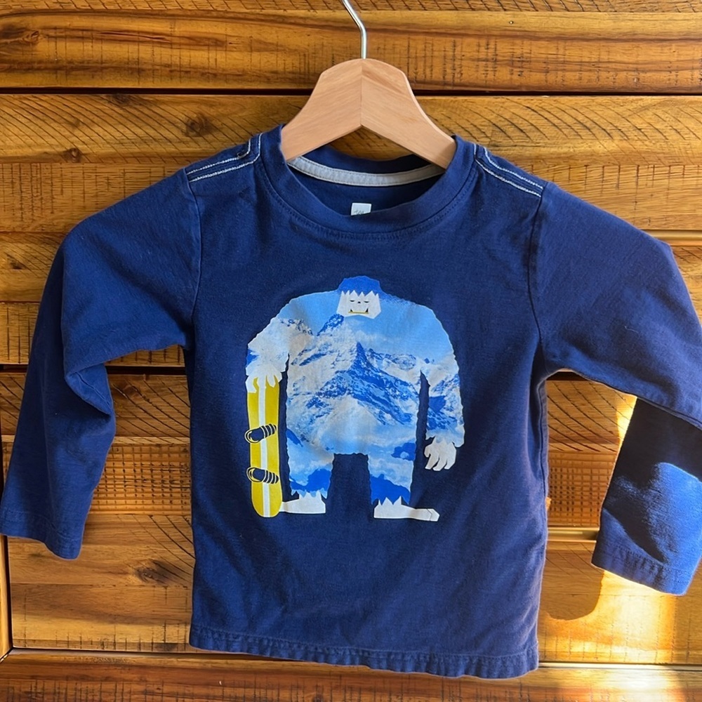 Tea Collection Yeti Snowboarder 🏂 Long Sleeve Shirt